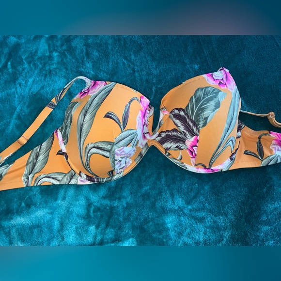 Shade & Shore Other - Shade & Shore Golden Floral Bikini Top – Lightly Lined V-Wire – 38DD